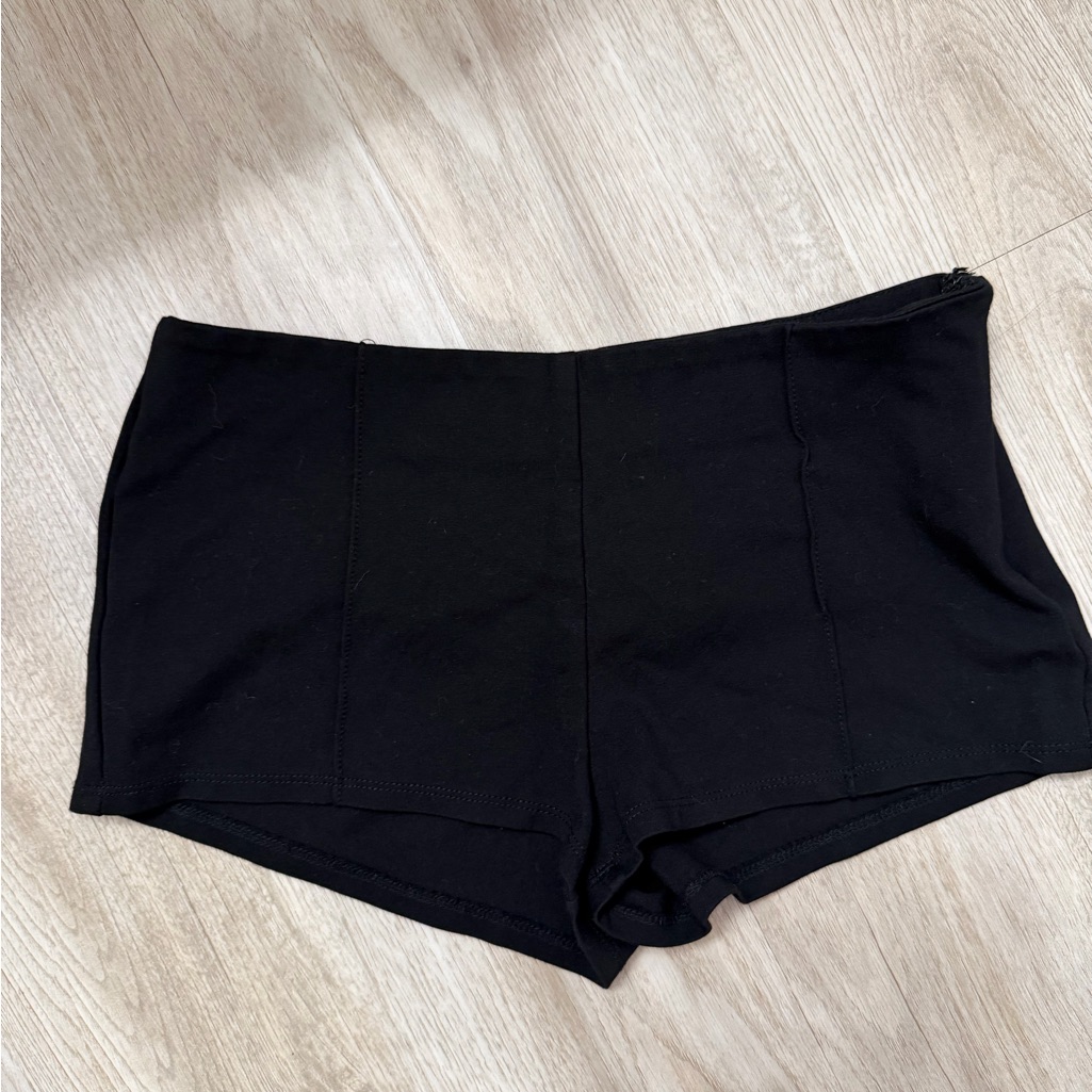 Forever 21 Black Low Waisted Women's Shorts